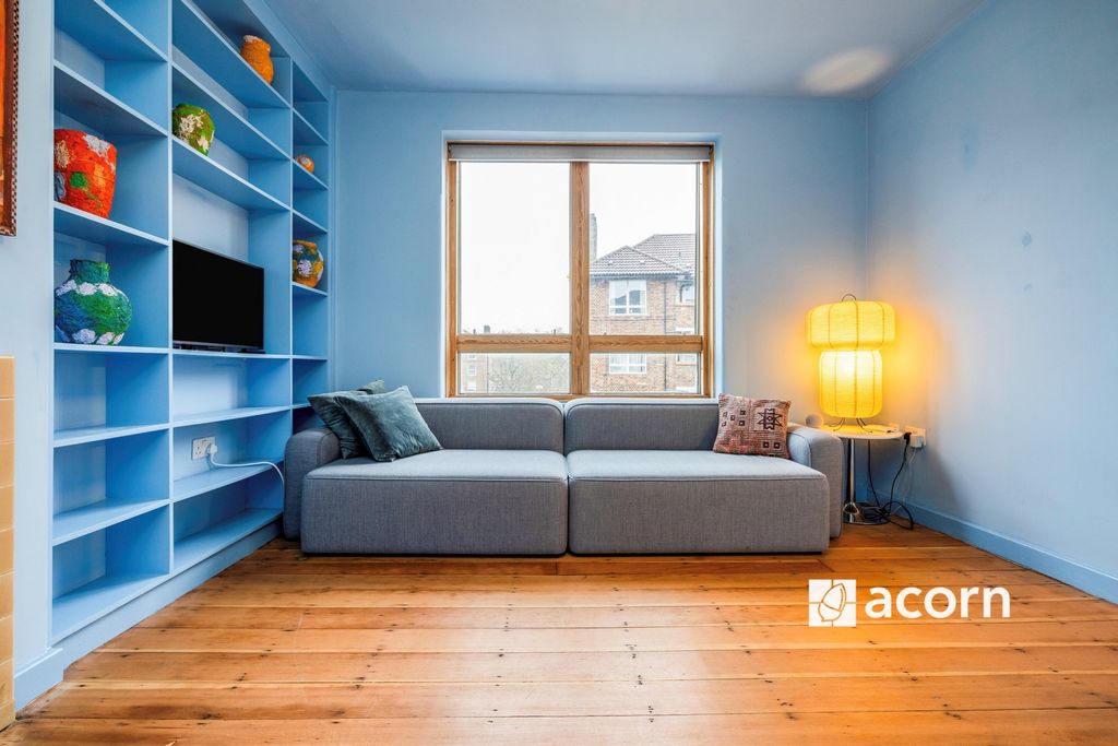 Property photo 3 of 26 Reception