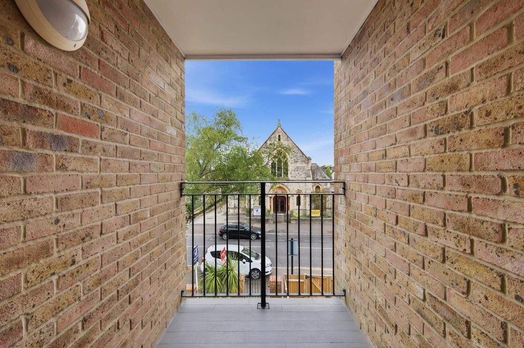 Property photo 3 of 21 Balcony