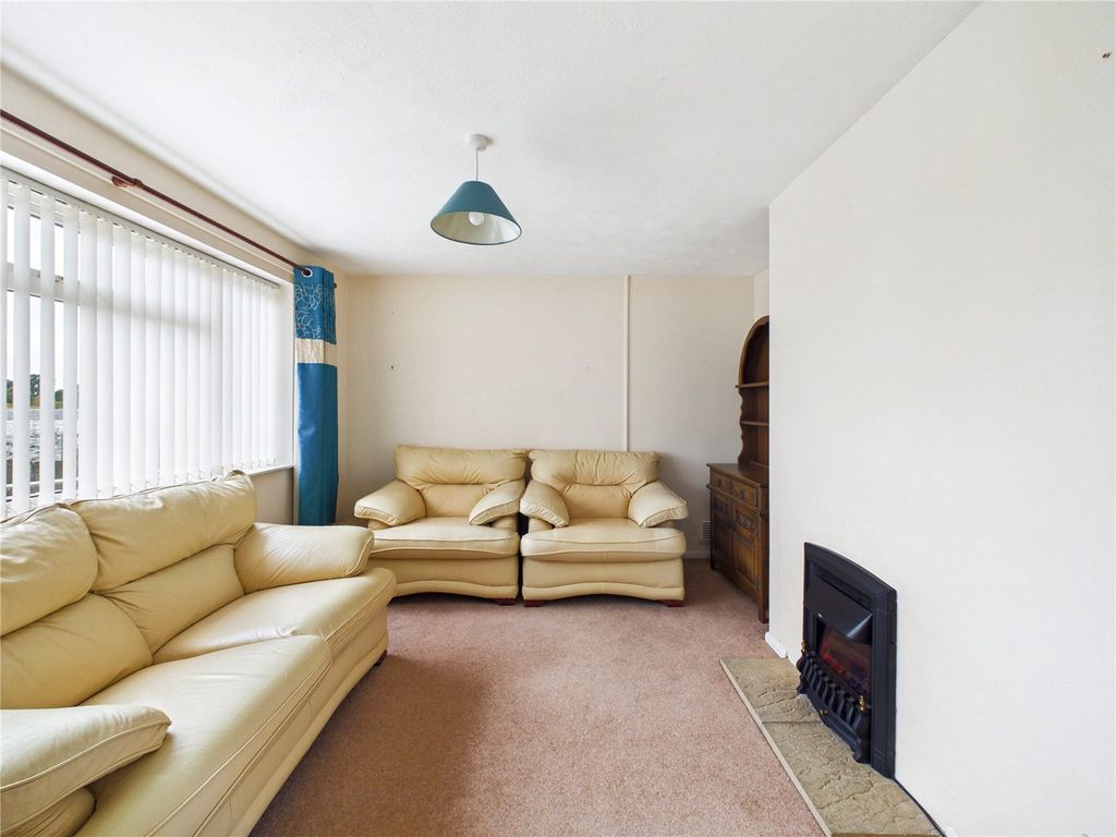 Property photo 2 of 7 Picture No. 10