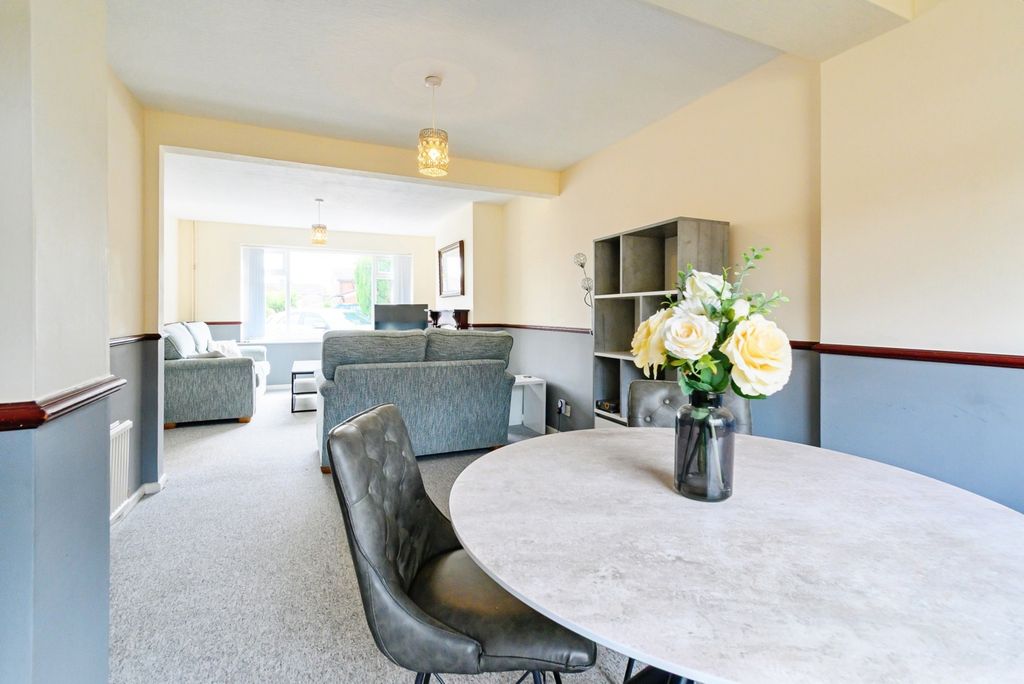 Property photo 3 of 12 Dining Room