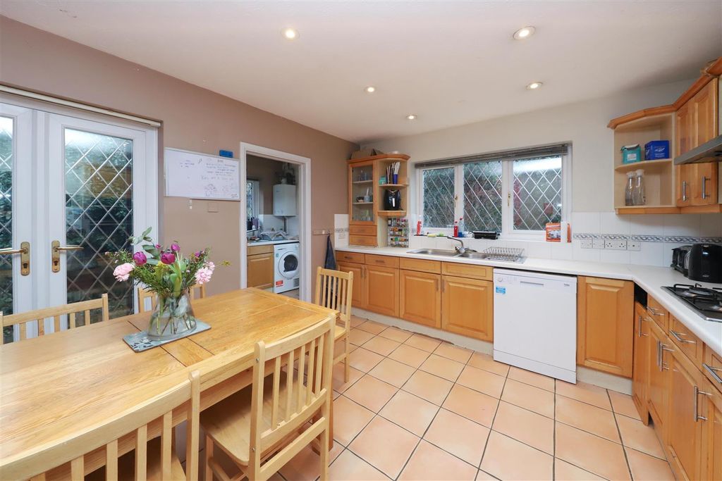 Property photo 3 of 13 Kitchen/Breakfast Room