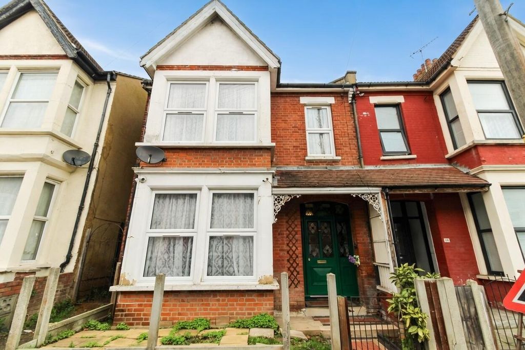 Property photo 1 of 15 Front (Exterior)