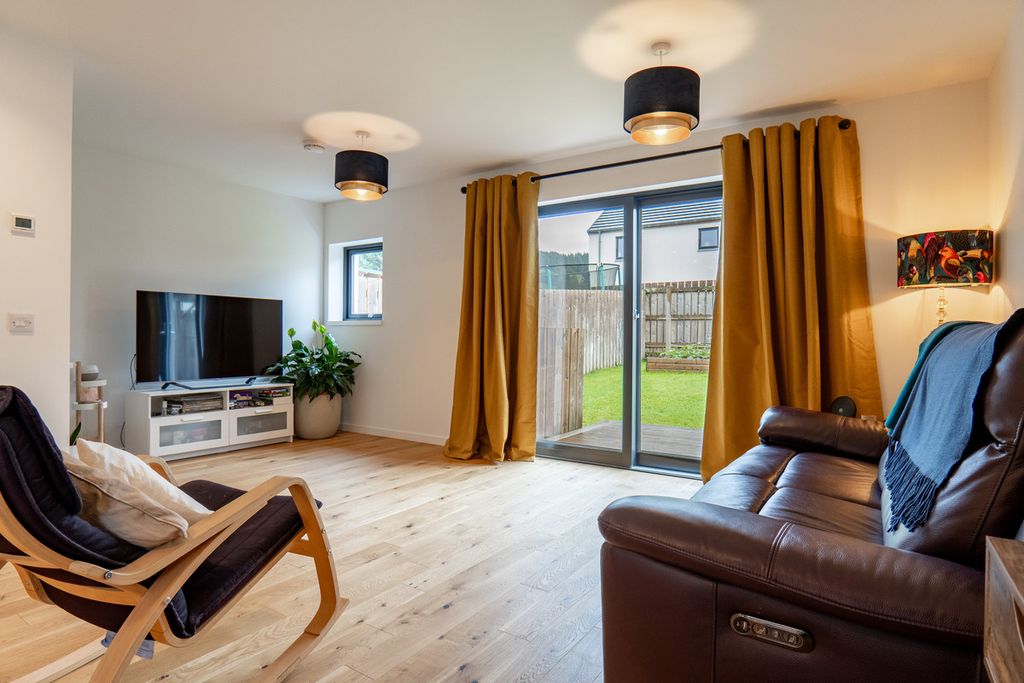 Property photo 2 of 34