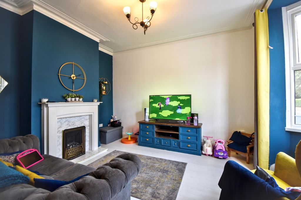 Property photo 2 of 18