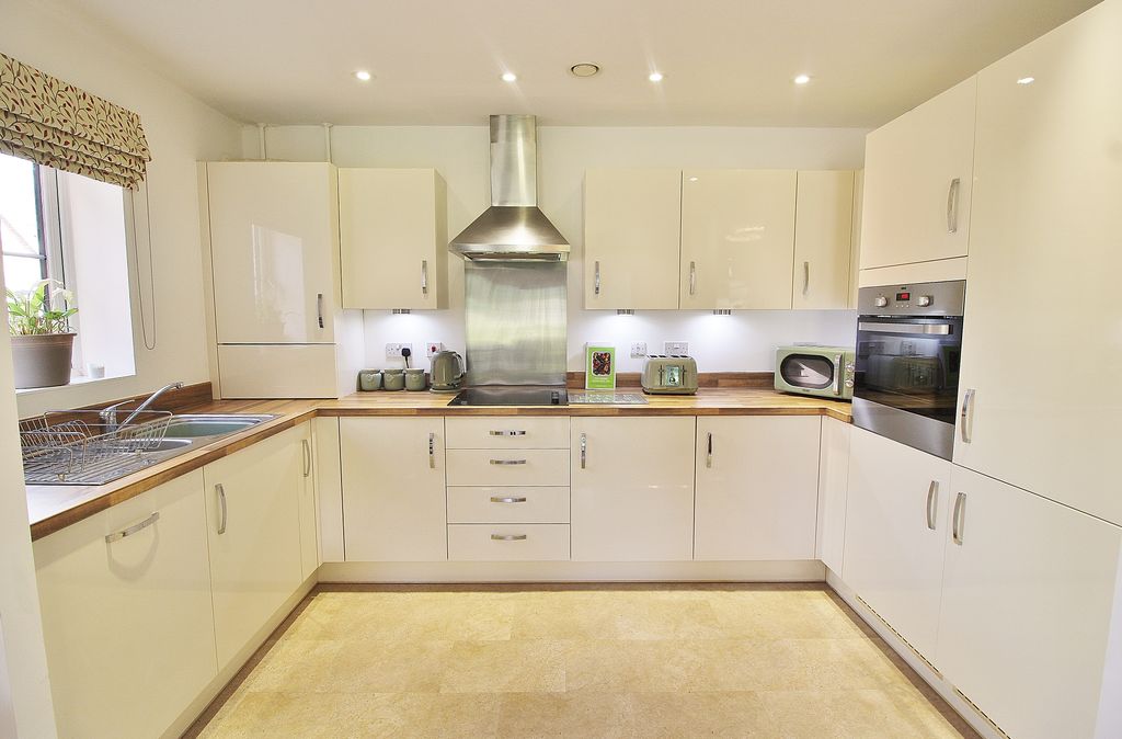 Property photo 2 of 13