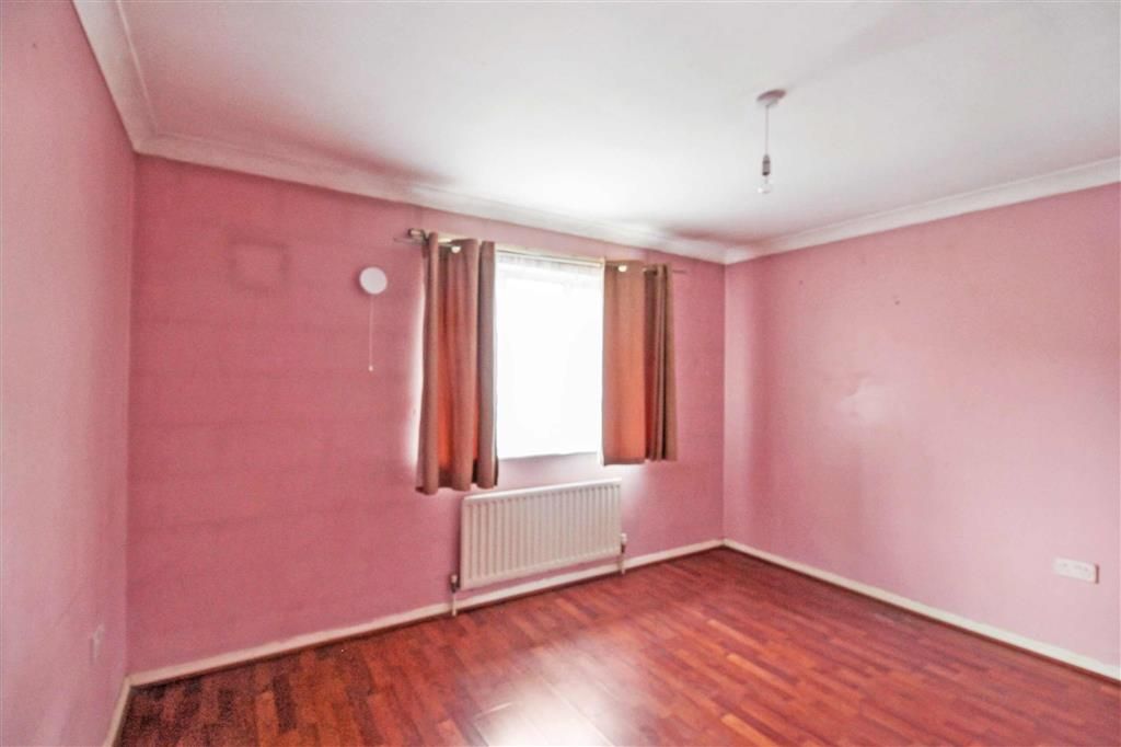 Property photo 3 of 5