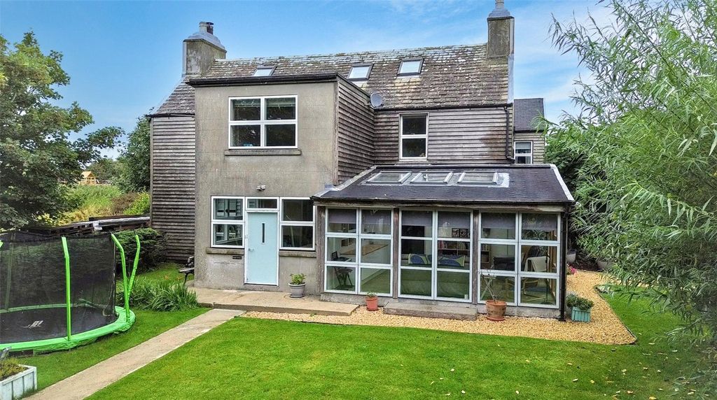 Property photo 1 of 38 Papdale Farmhouse