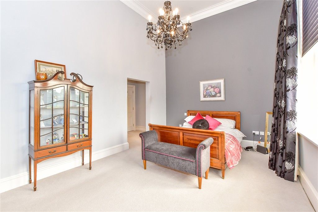 Property photo 1 of 15 Bedroom 1