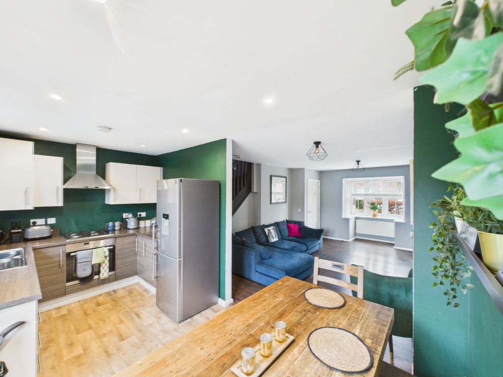 Property photo 3 of 13 4814028