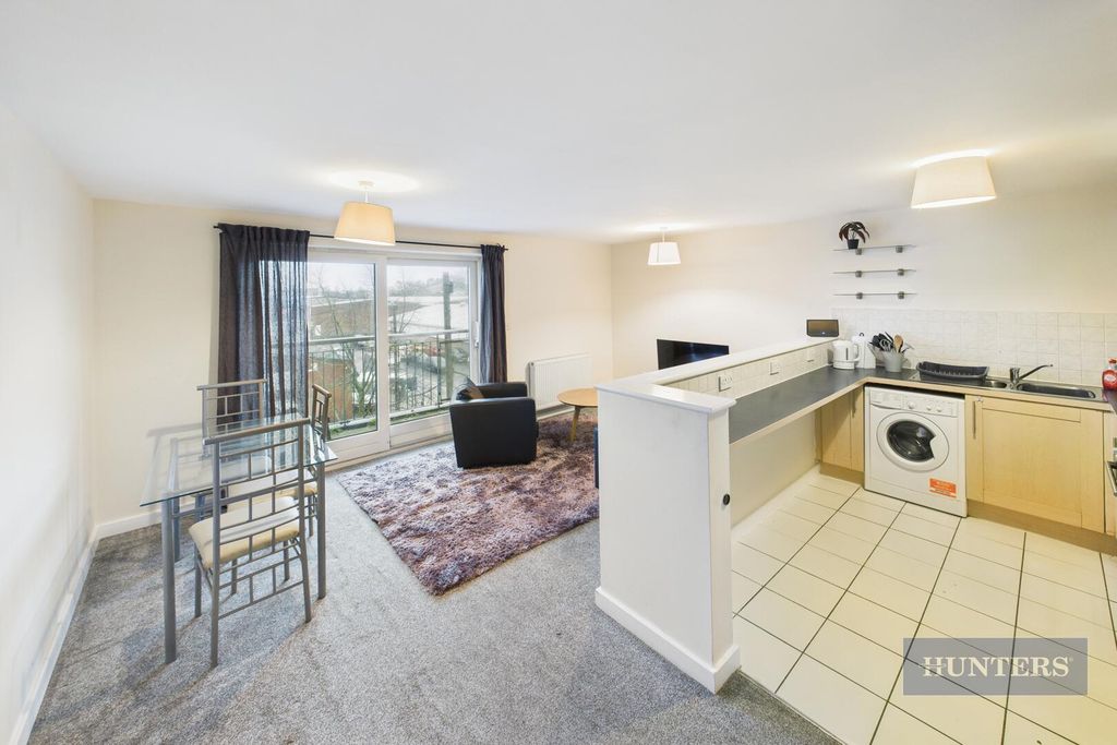 Property photo 3 of 11 Living Room