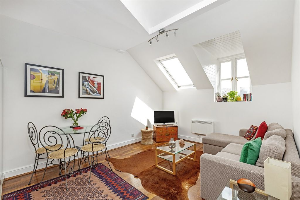 Property photo 1 of 11 (Main)