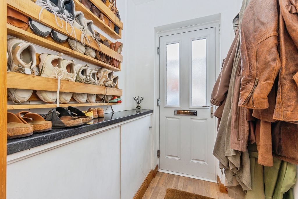 Property photo 3 of 21 Pbox-Img.Jpg