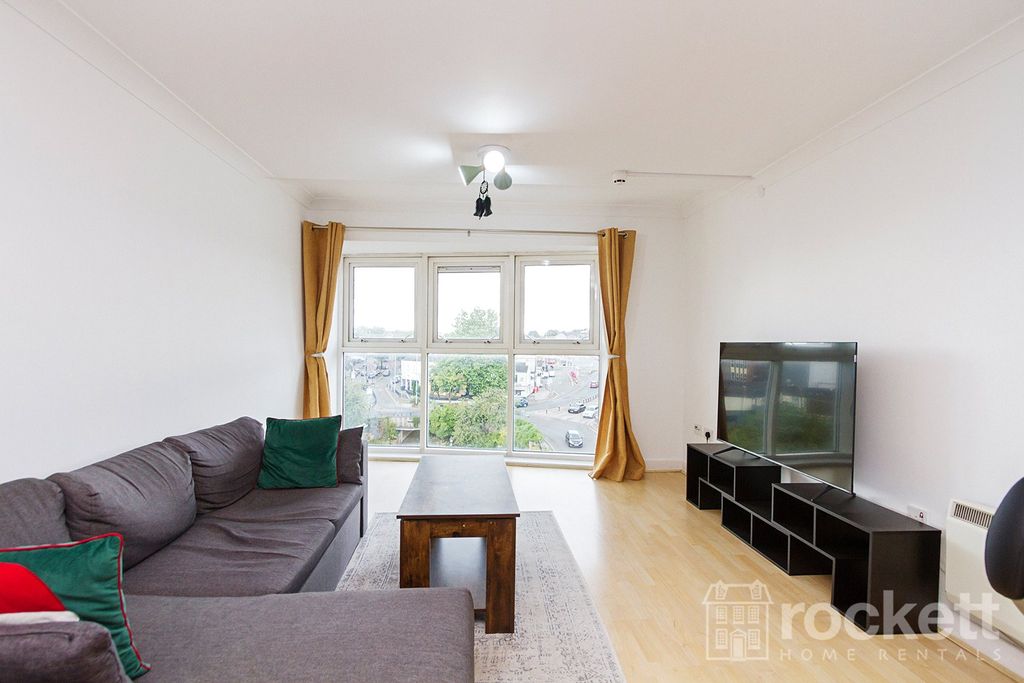 Property photo 3 of 25 Picture No. 06