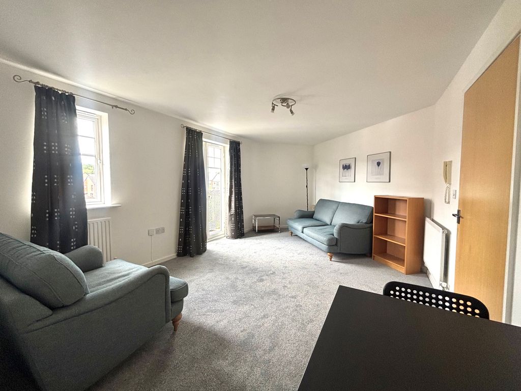Property photo 3 of 12