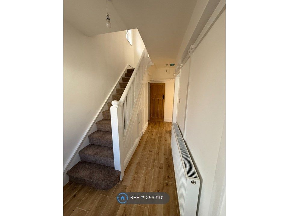 Property photo 2 of 15 Hallway