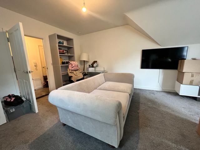 Property photo 1 of 5 Living Room