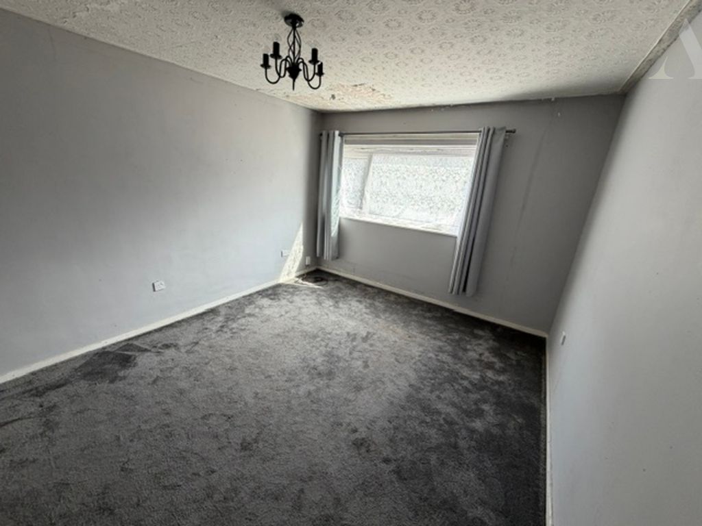 Property photo 3 of 5 8 Regent Walk Lounge.Jpeg