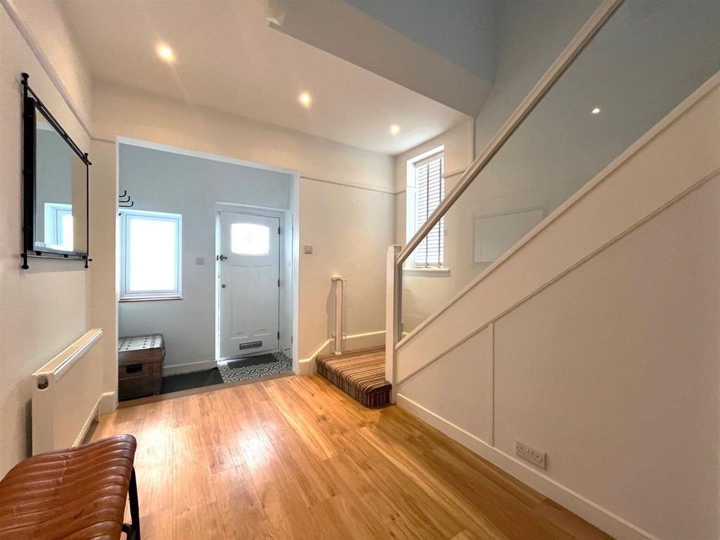 Property photo 2 of 25 4292 Janhall.Jpeg