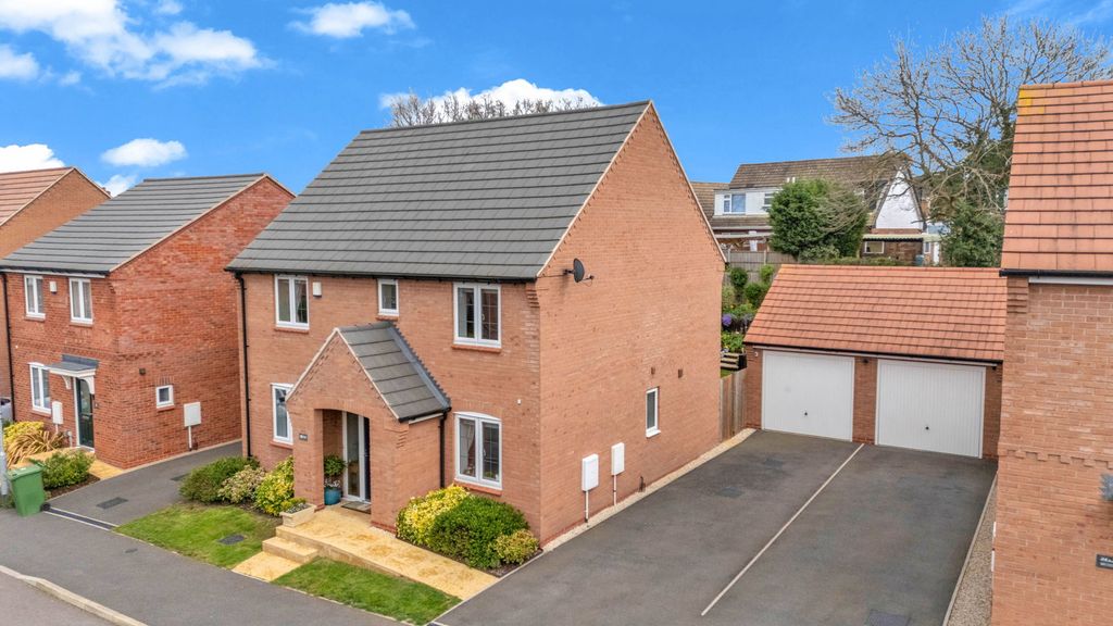 Property photo 1 of 34