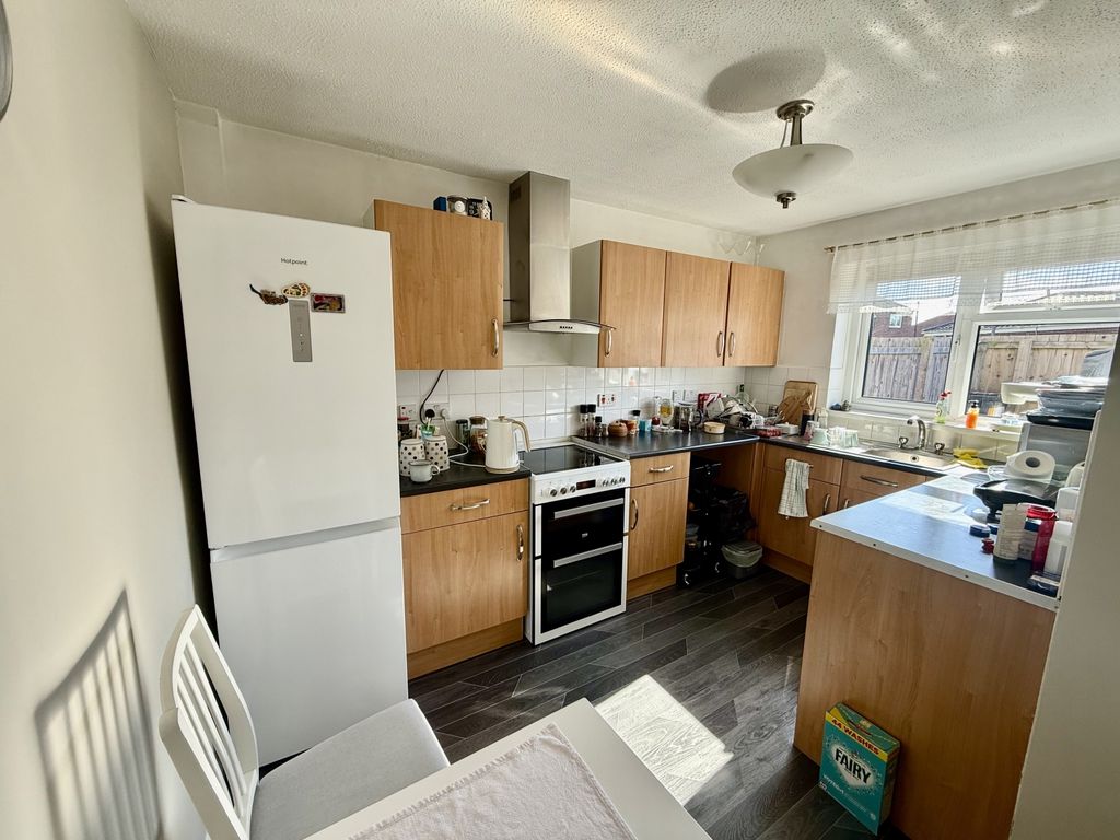 Property photo 3 of 8 Img_3073