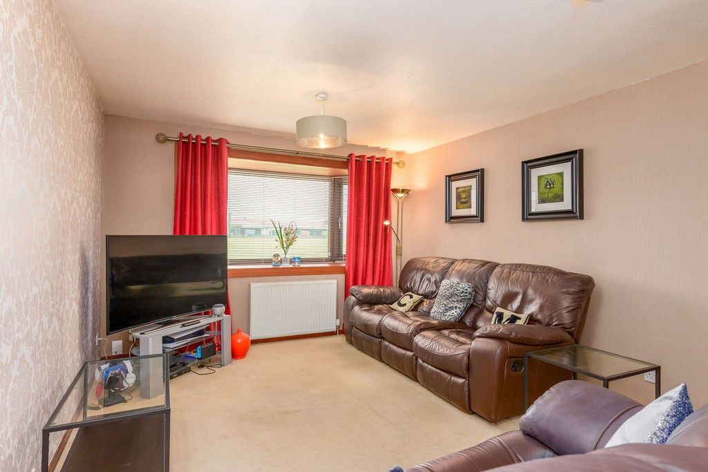 Property photo 3 of 25