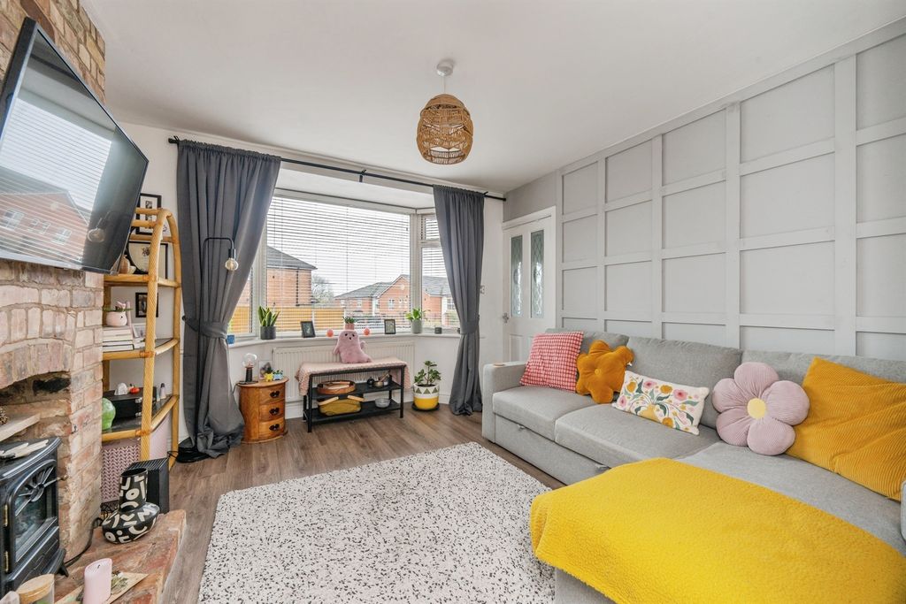 Property photo 3 of 17