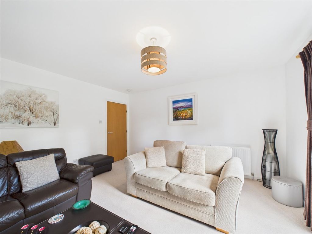 Property photo 2 of 13 Cam01486G0-Pr0859-Still006.Jpg