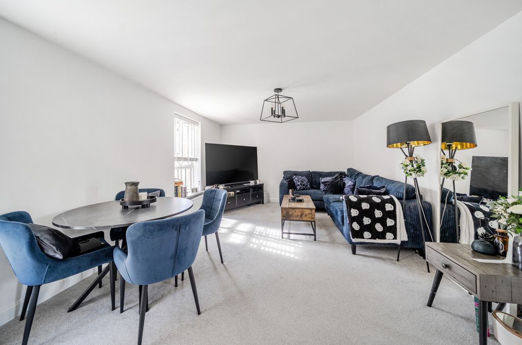 Property photo 3 of 18 1345599-10-68B071...