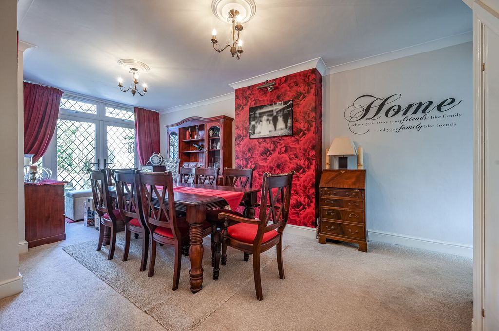 Property photo 3 of 23