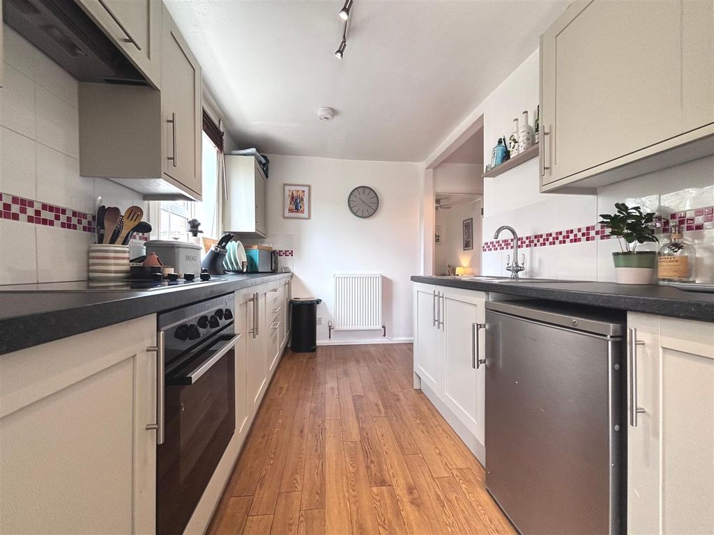 Property photo 3 of 12 Kitchen.Jpg