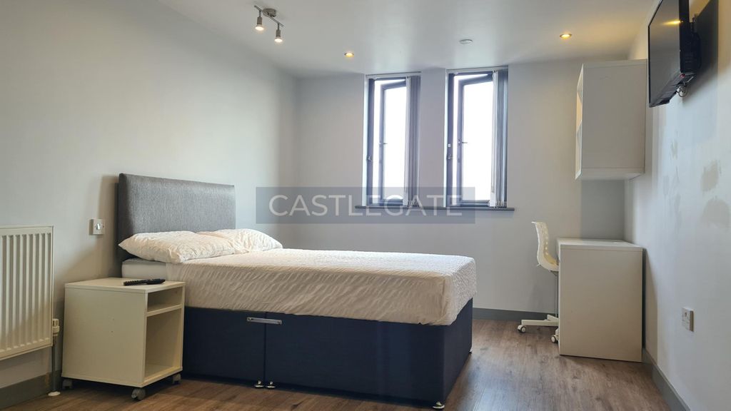 Property photo 1 of 13 Room 94 The Works At Standard House (1)