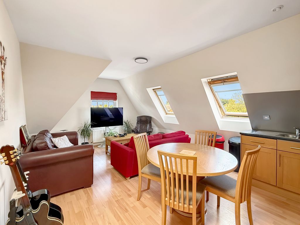 Property photo 2 of 14 cd17c801Fe81Ab6293155504083A3Bbbc7Fe87d2