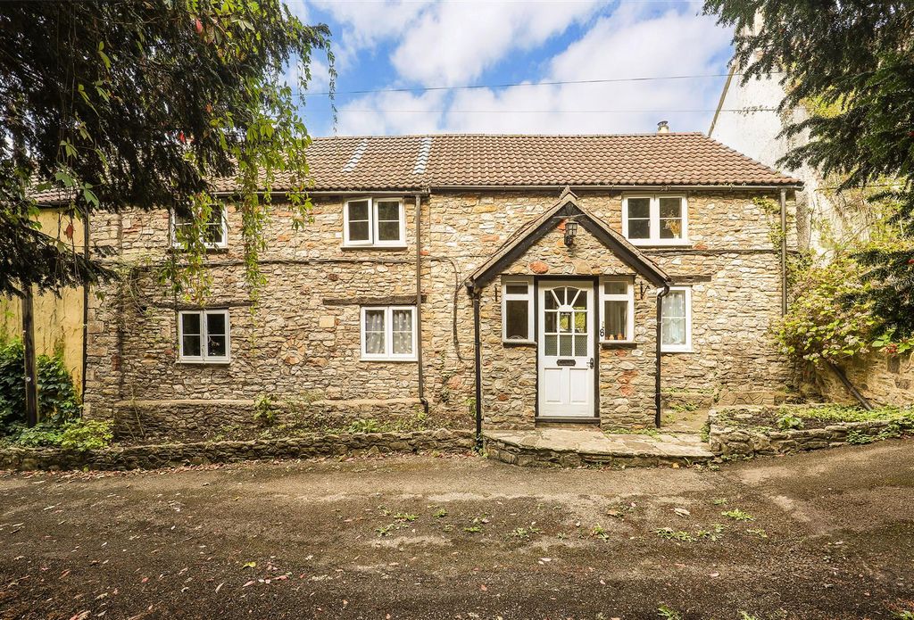 Property photo 2 of 29