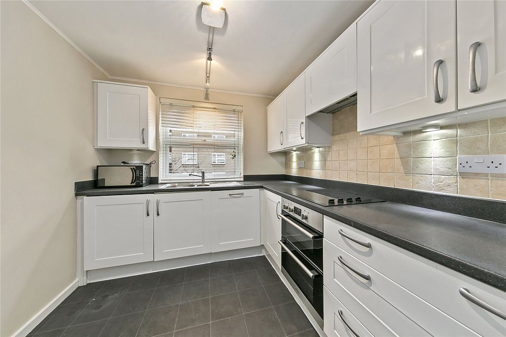 Property photo 2 of 10 Picture No. 32