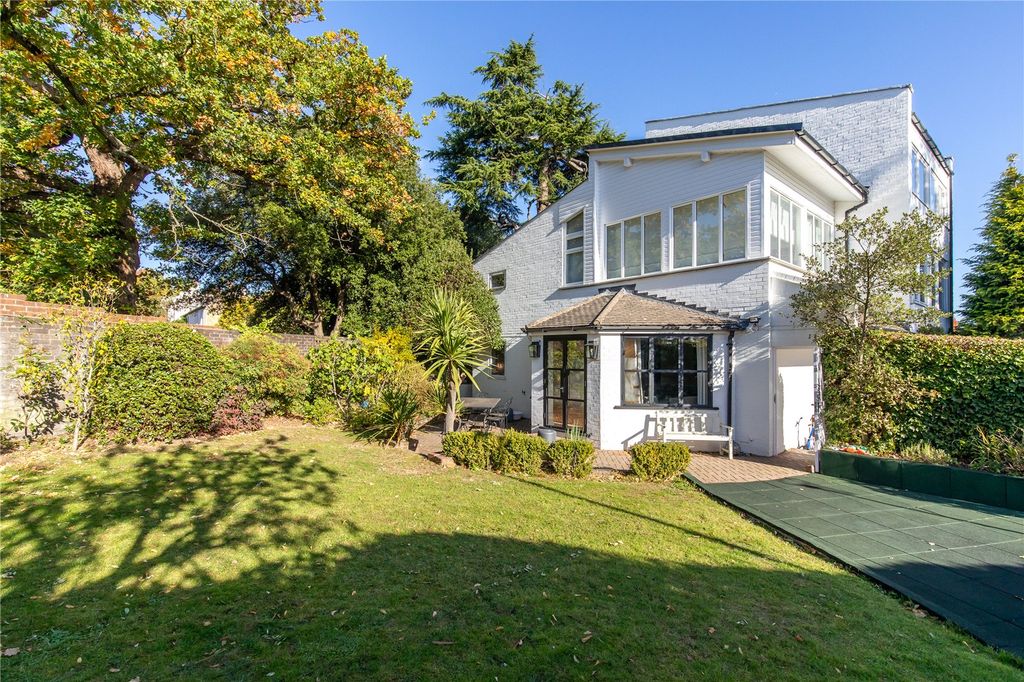 Property photo 2 of 20 Picture No. 12