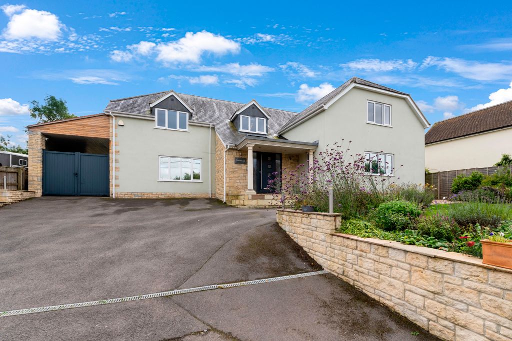 Property photo 1 of 20