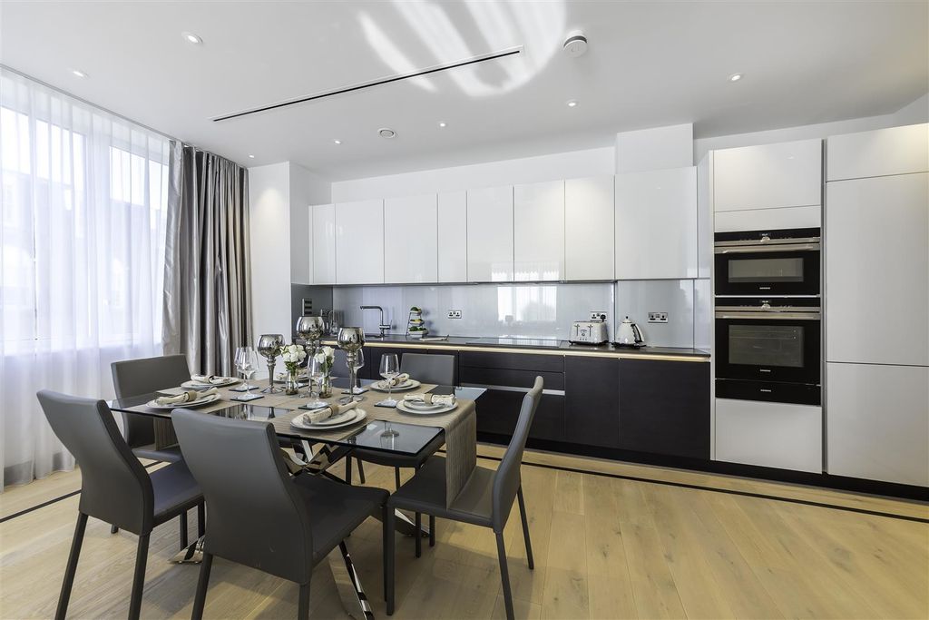 Property photo 3 of 17 Reception Room