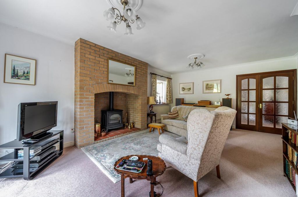 Property photo 2 of 22 Sitting Room