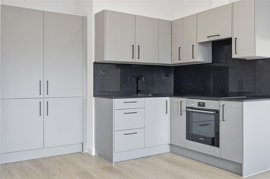 Property photo 3 of 8 004_Img_5884.Jpg