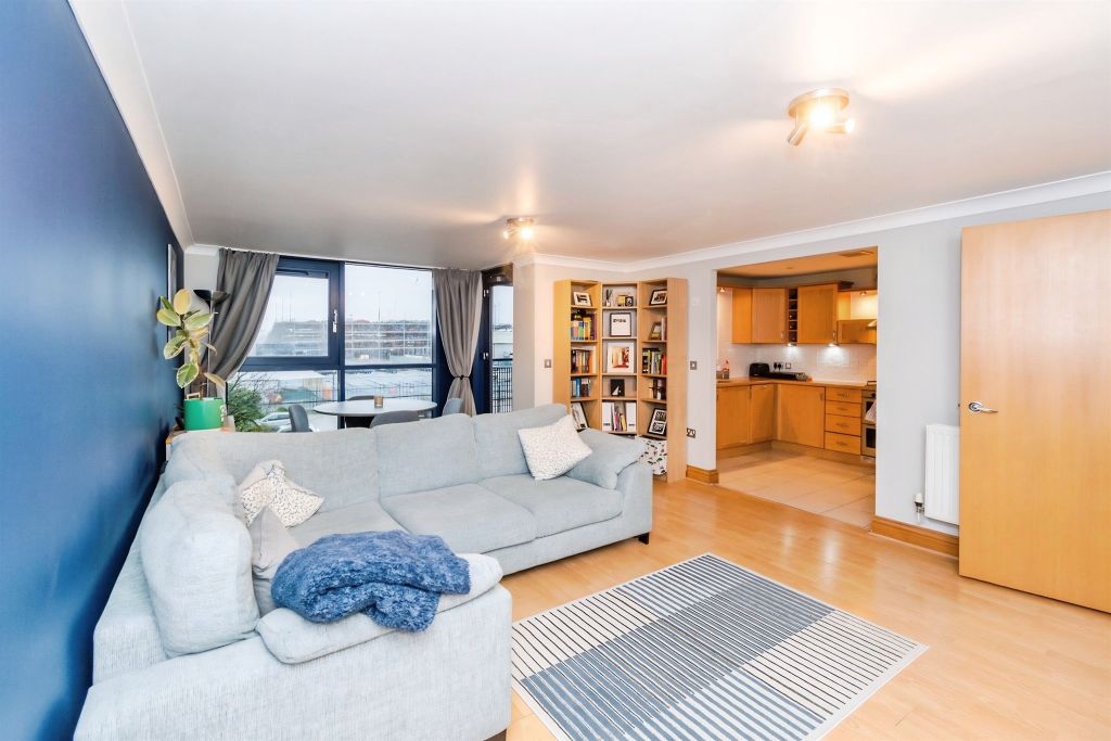 Property photo 2 of 20