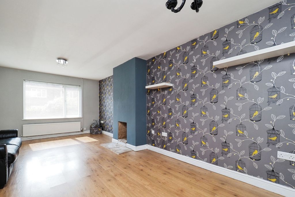 Property photo 3 of 17 Photo