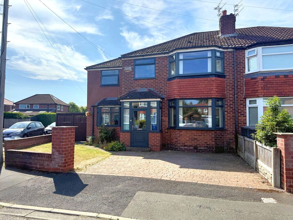 Property photo 1 of 32