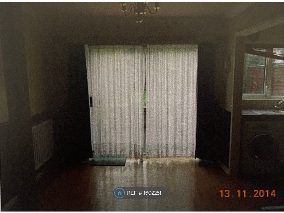Property photo 3 of 10 Dining Room
