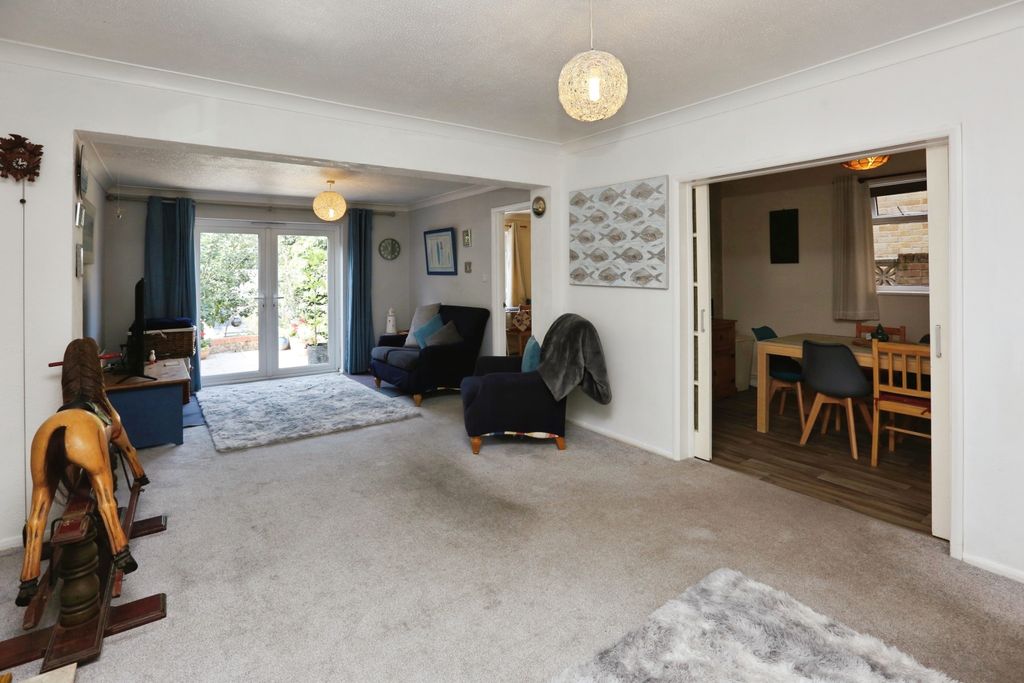 Property photo 3 of 20