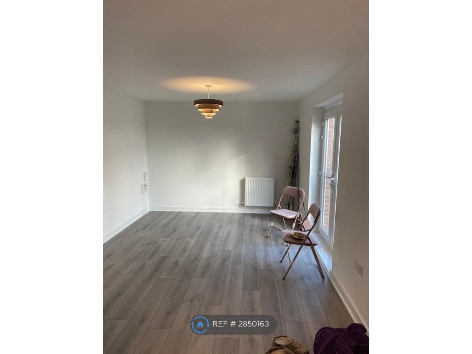 Property photo 2 of 2 Living Room