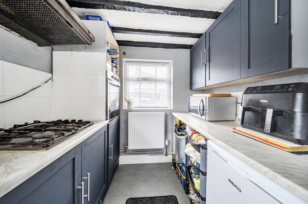 Property photo 2 of 14 Kitchen