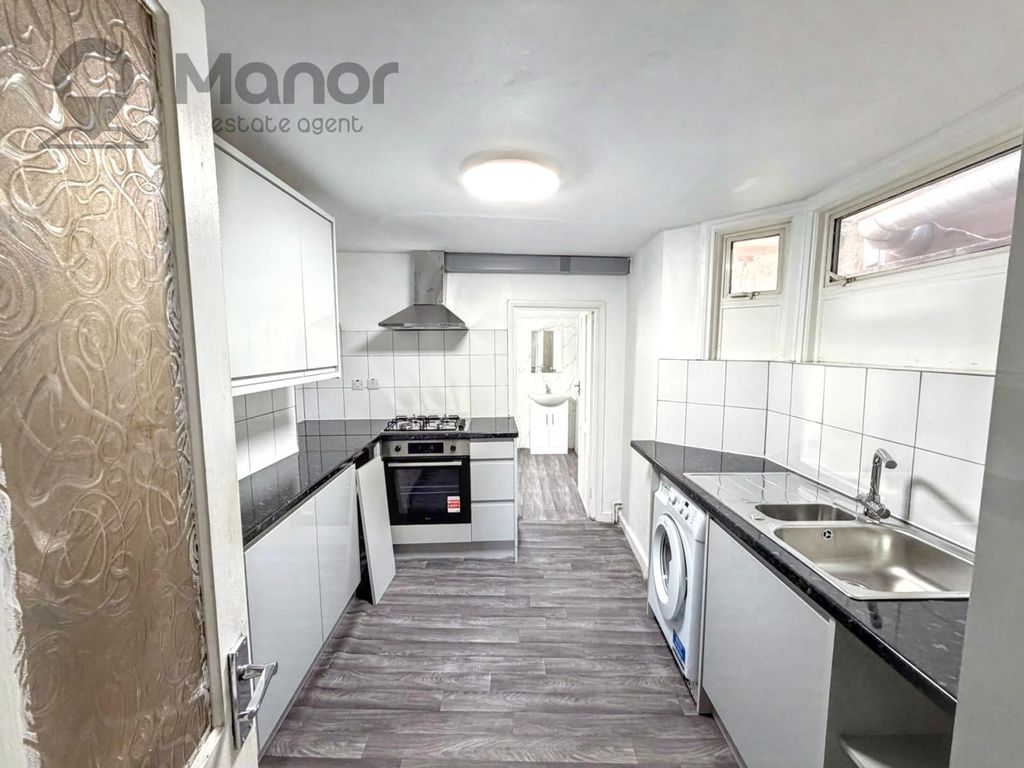 Property photo 2 of 13 Kitchen