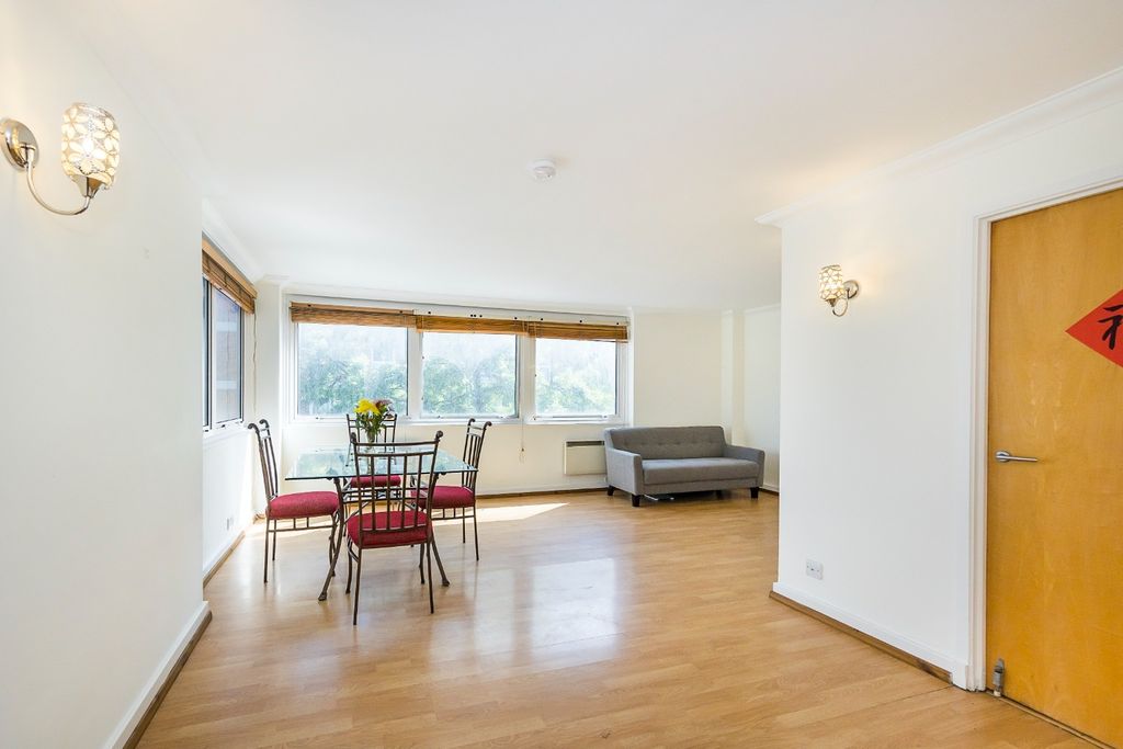 Property photo 2 of 10 1831233