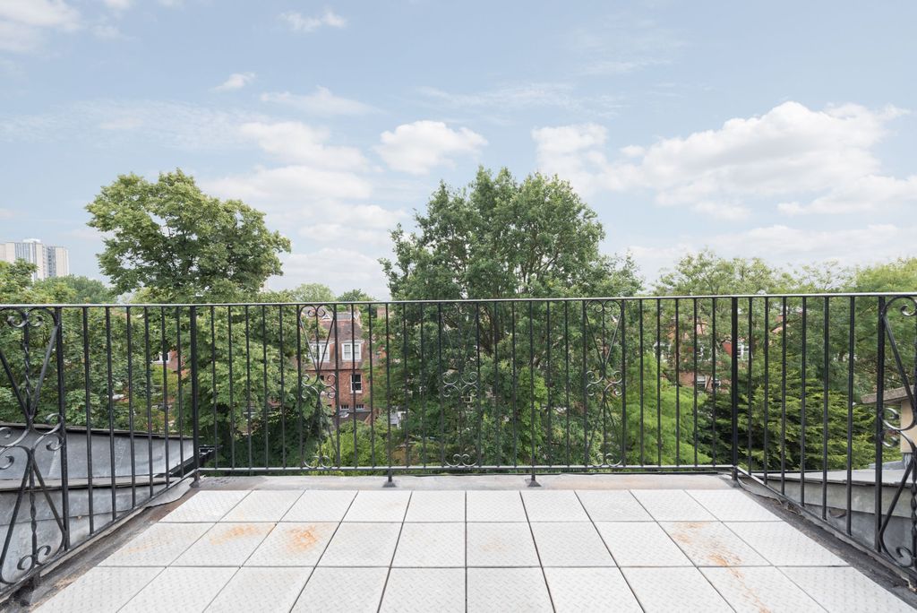 Property photo 2 of 16 Photo 02