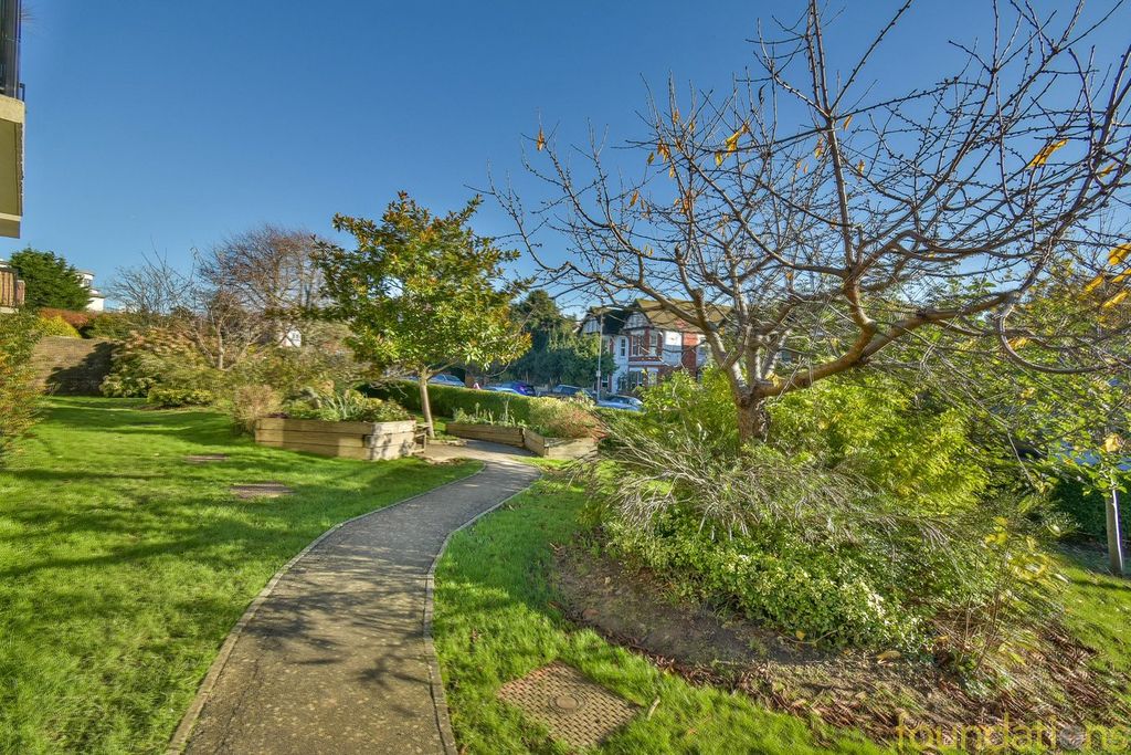 Property photo 3 of 18